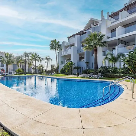 Apartment 102 Stylish 2 Bed Duplex Penthouse Sea Views & Hot Tub