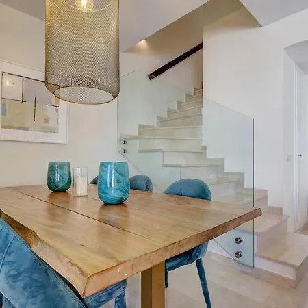 102 Stylish 2 Bed Duplex Penthouse Sea Views & Hot Tub Apartment *