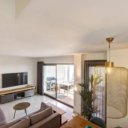 Apartment 102 Stylish 2 Bed Duplex Penthouse Sea Views & Hot Tub La Cala De Mijas