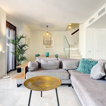 102 Stylish 2 Bed Duplex Penthouse Sea Views & Hot Tub La Cala De Mijas